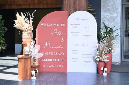 Signage — Arrival / Lobby decor — JW Marriott